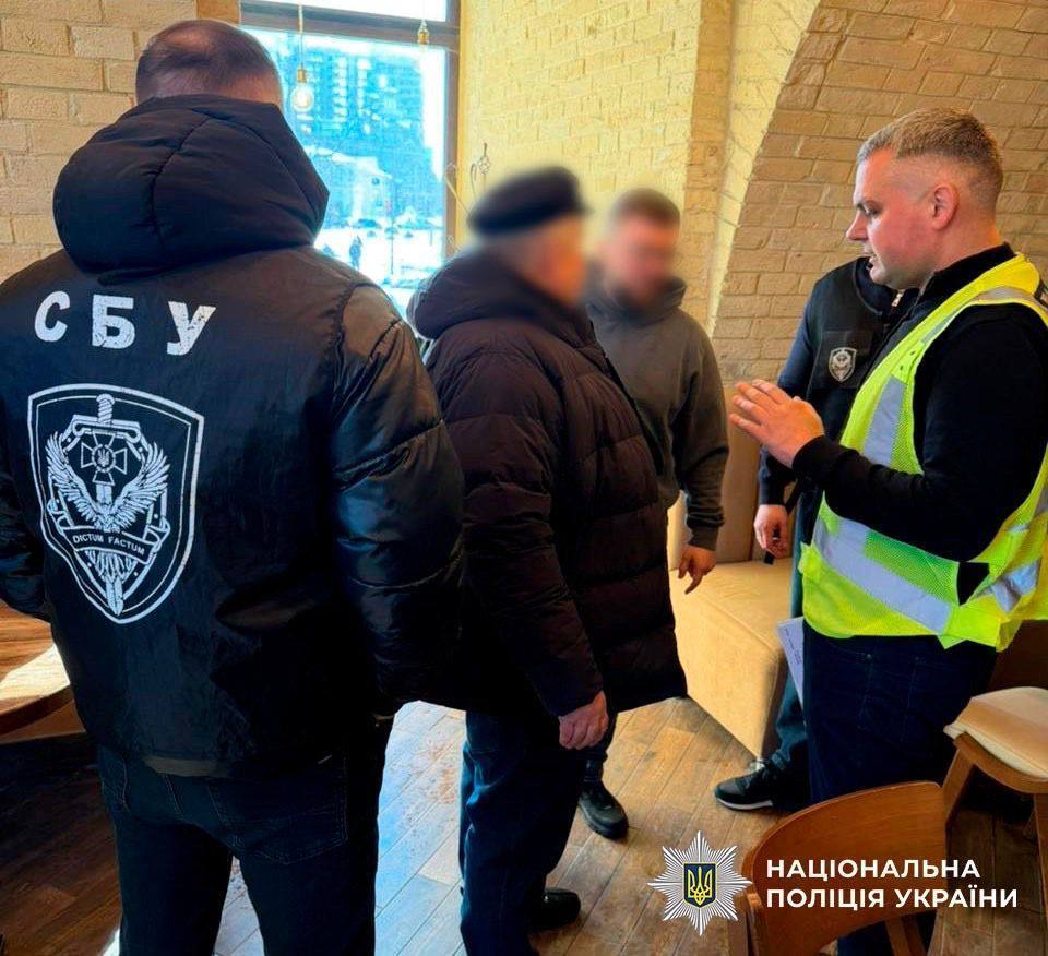 У Києві депутат з Тернопільщини організував схему заробітку на ухилянтах: просив до $10 тис. за послуги. Подробиці та фото