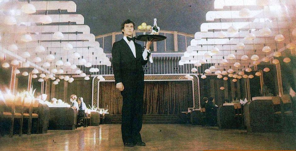 Культовий заклад замість McDonald's: історія та унікальні фото легендарного ресторану "Метро" в центрі Києва