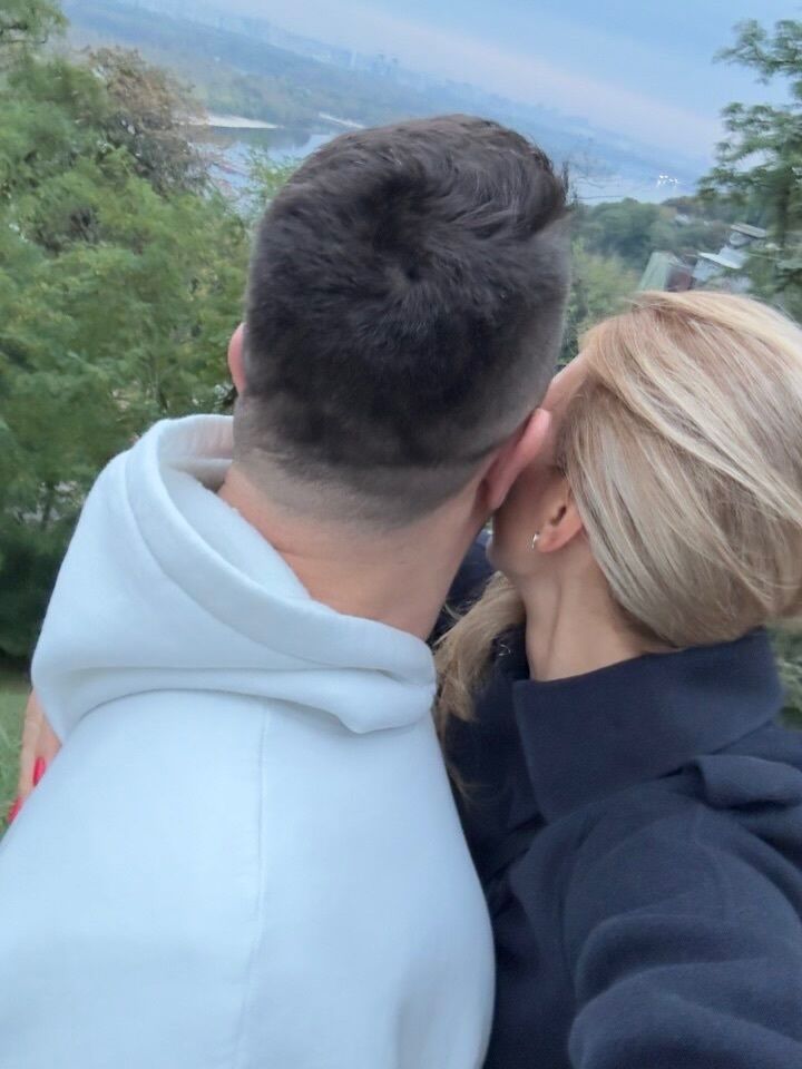 "Заслужила настоящую любовь": Марина Боржемская растрогала сеть первыми фото с новым бойфрендом