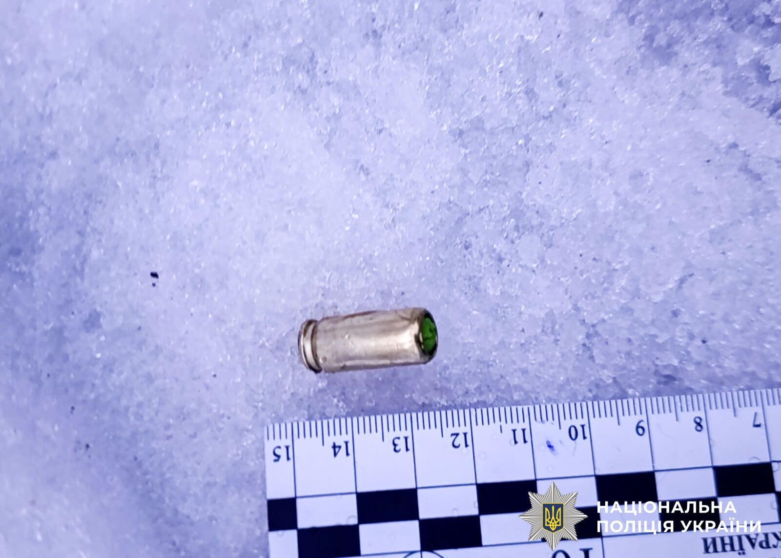 Викрав авто та стріляв у поліцейських: на Рівненщині затримали дезертира. Фото і відео