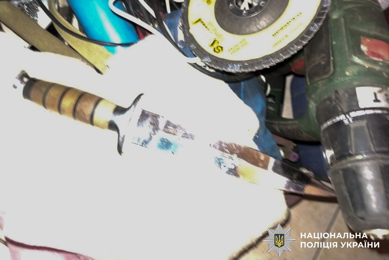 Викрав авто та стріляв у поліцейських: на Рівненщині затримали дезертира. Фото і відео