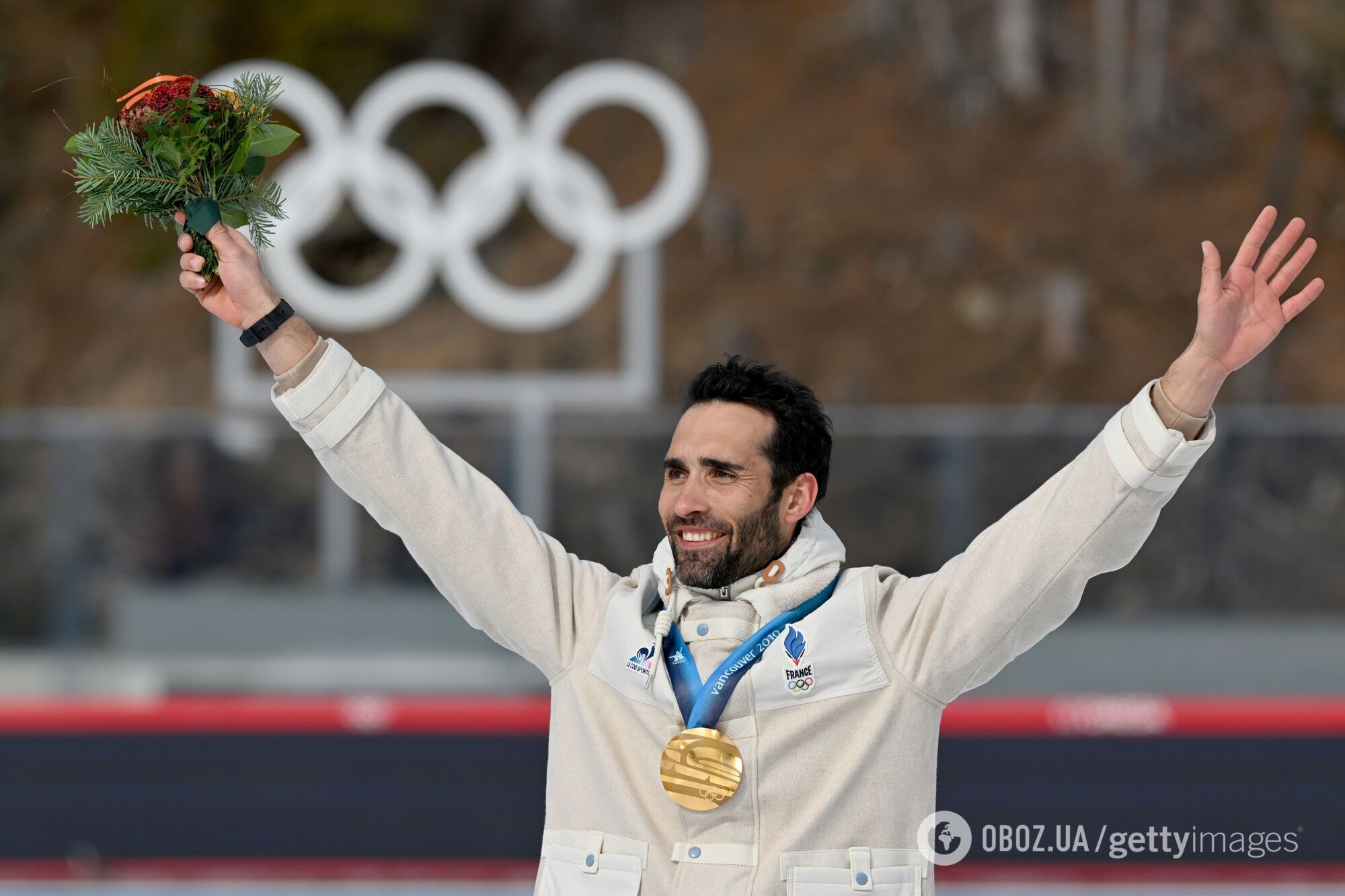 У російського чемпіона відібрали олімпійську медаль у біатлоні і на ОІ-2026 вручили її французу. Відео
