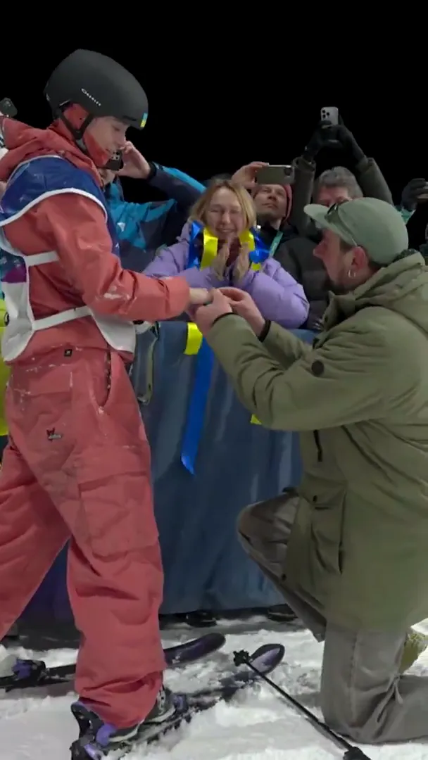 На ОИ-2026 воин ВСУ сделал предложение самой красивой спортсменке сборной Украины. Видео