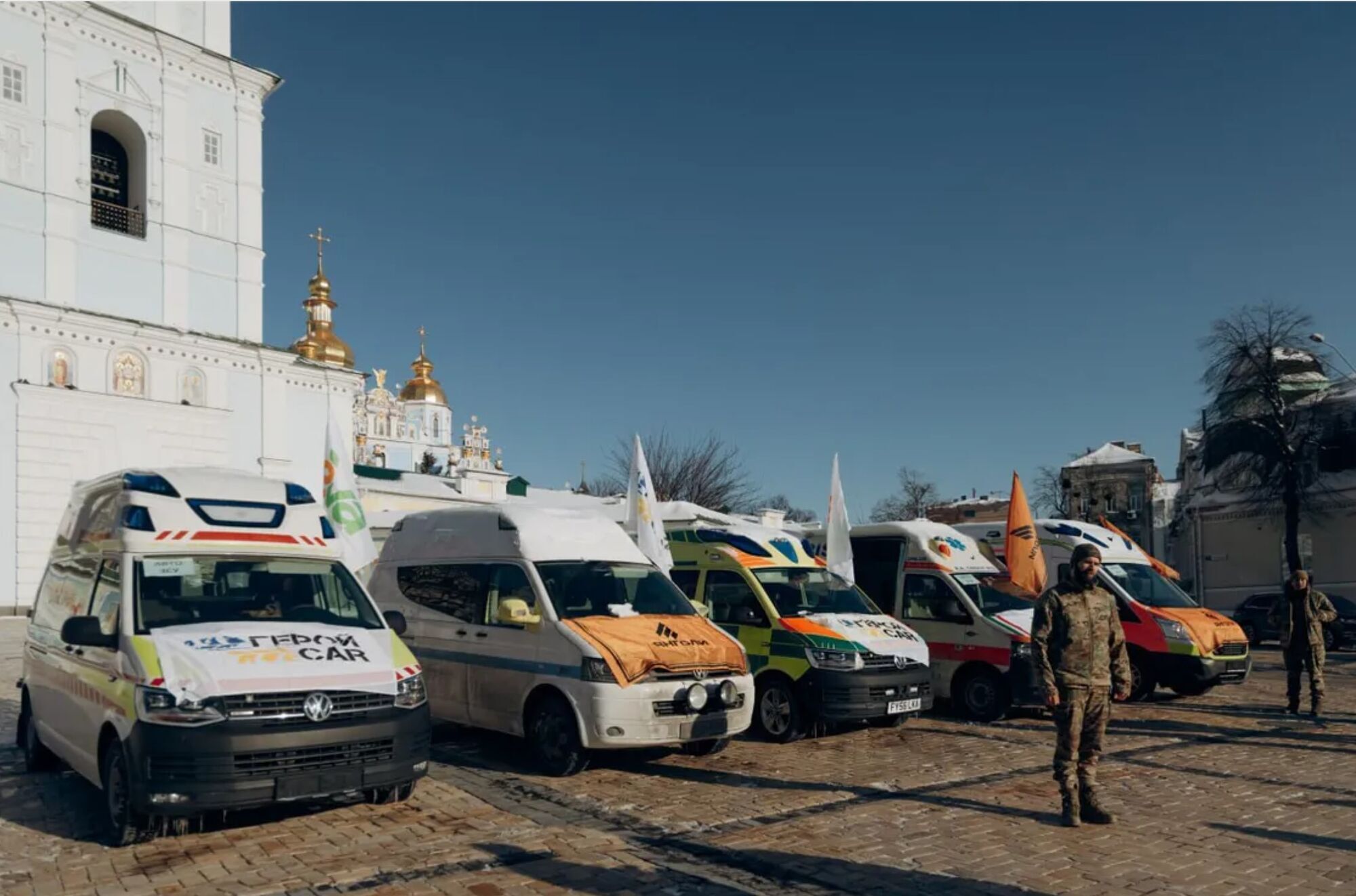 Працюють там, де рахунок йде на хвилини: завдяки програмі ГеройCar на фронт передали 5 евакуаційних авто. Відео