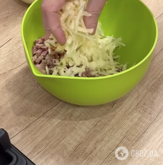 Горячие бутерброды для перекуса: рецепт сытного блюда за 5 минут