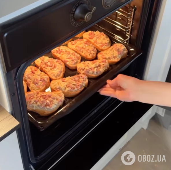 Сытные горячие бутерброды по-новому за 2 минуты: рецепт блюда для перекуса