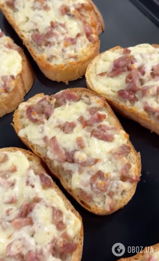 Горячие бутерброды для перекуса: рецепт сытного блюда за 5 минут