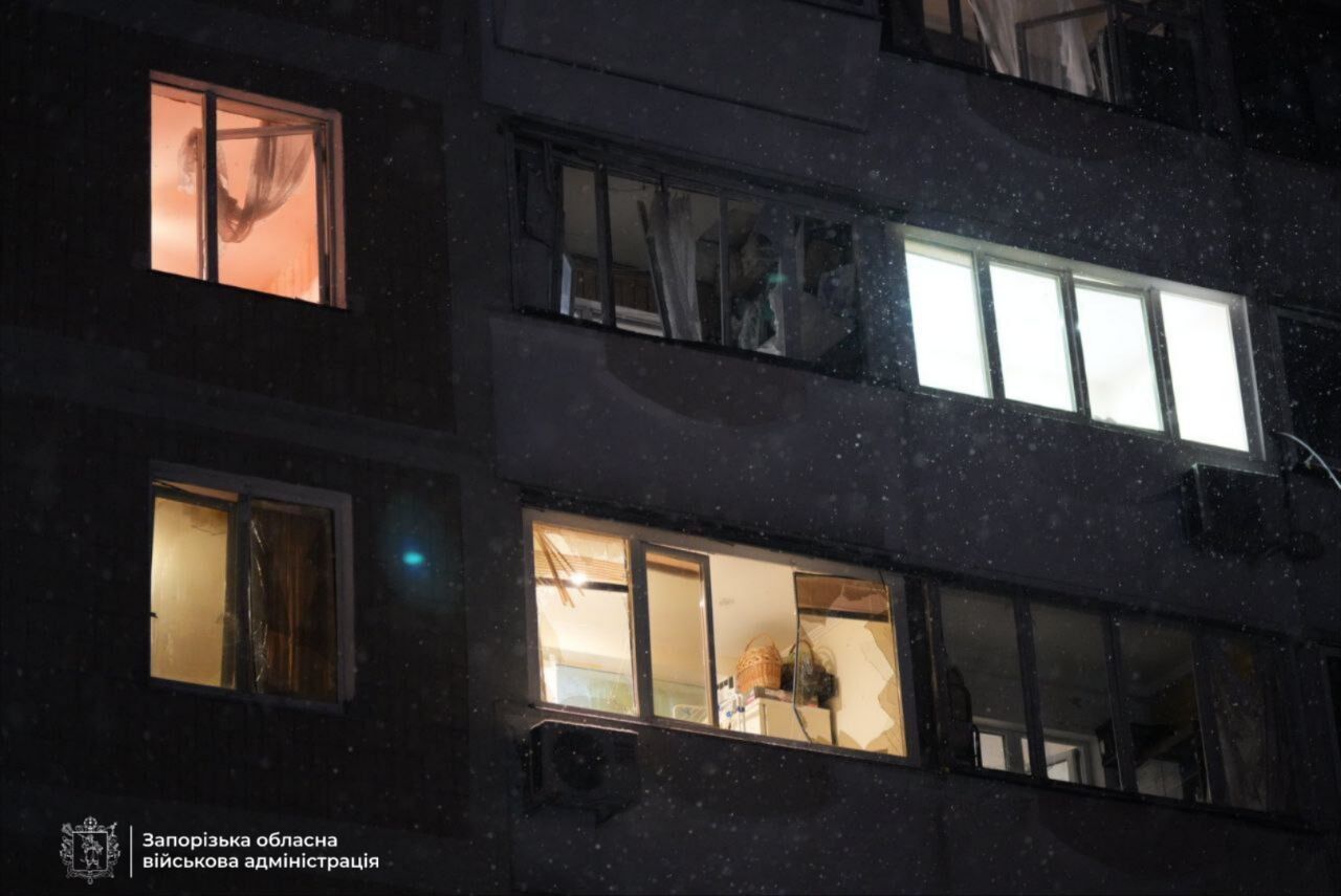 Окупанти вдарили "Шахедом" по Запоріжжю: загинула жінка, шість поранених, пошкоджено будинки. Фото