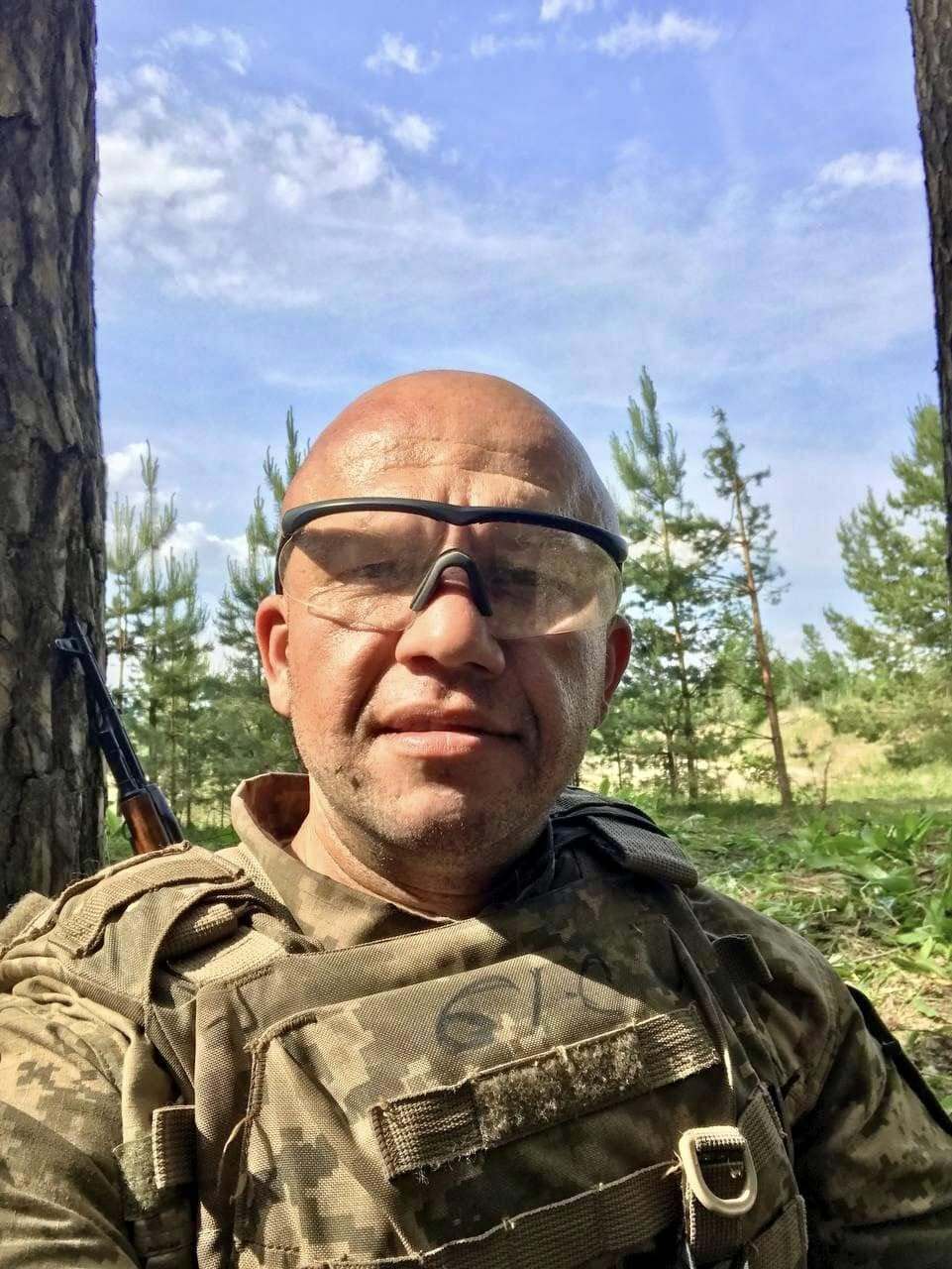 "У цій війні російська мова – наша зброя". Актор і розвідник Олександр Зарубей – про фронтові секрети, батьків в окупації та 36 годин у тилу ворога