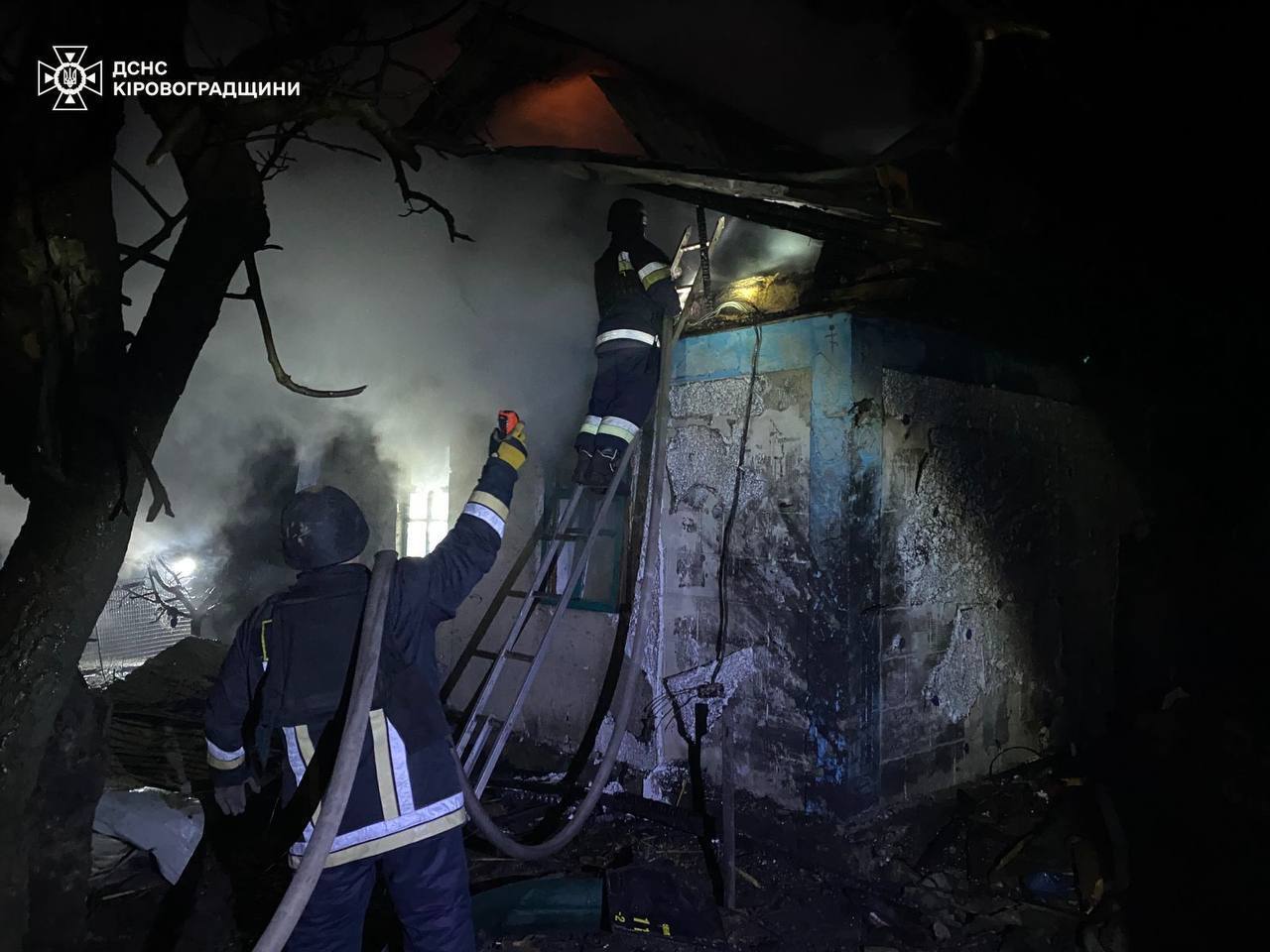 Росія атакувала Україну ракетами і дронами: є наслідки та постраждалі. Фото й відео