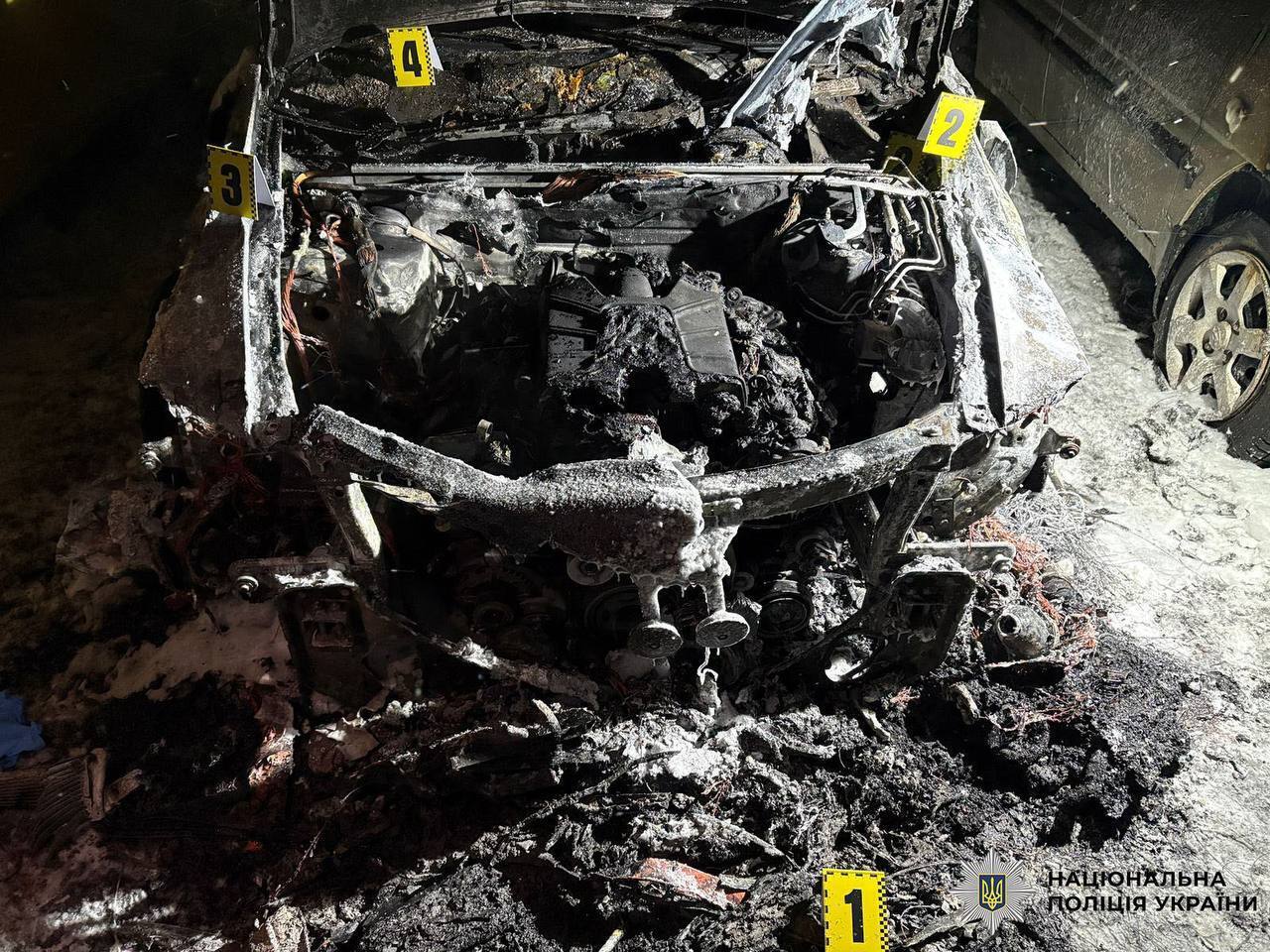 В Киеве задержали мужчину, сжигавшего авто военных на заказ. Подробности и фото