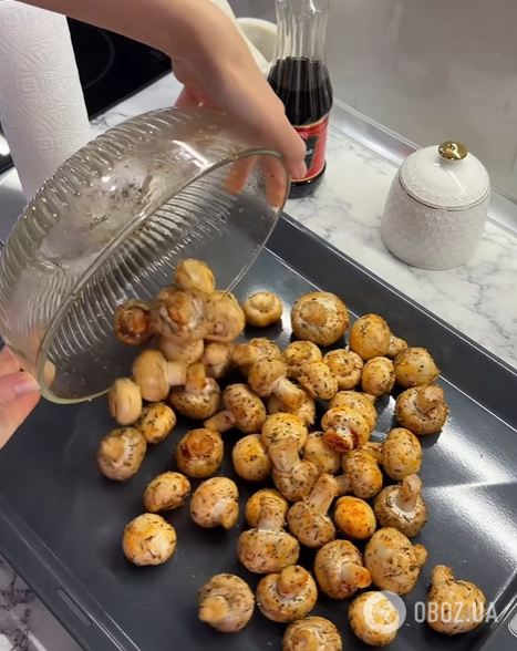 Как вкусно замариновать запеченные шампиньоны: закуска на любой случай