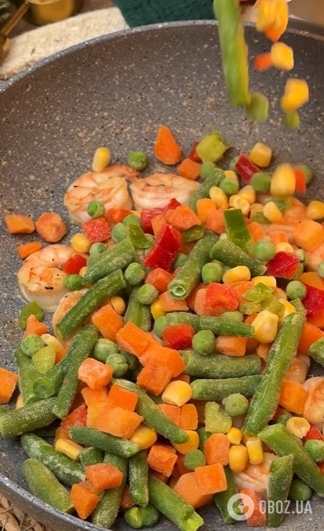 Смачна фунчоза з креветками й овочами: як приготувати в домашніх умовах