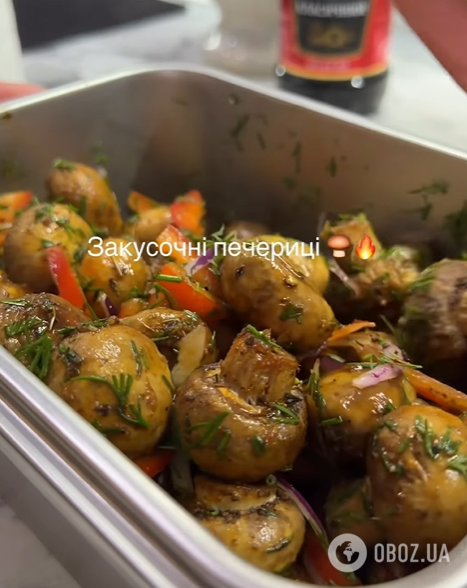 Как вкусно замариновать запеченные шампиньоны: закуска на любой случай