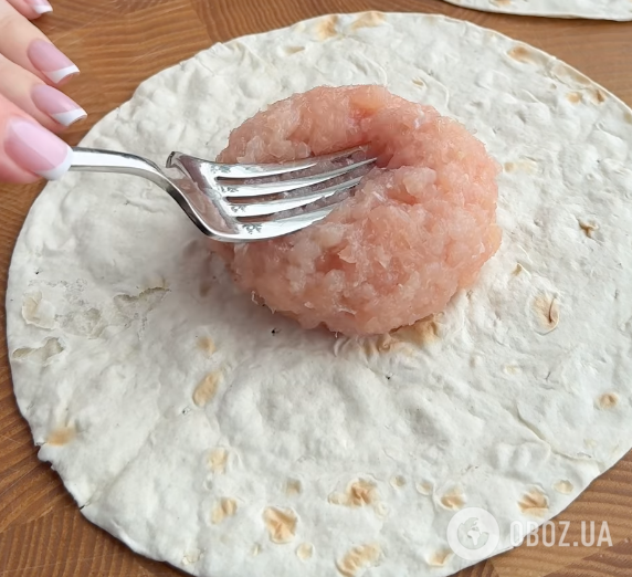 Что приготовить из лаваша и фарша для перекуса: делимся самым простым рецептом