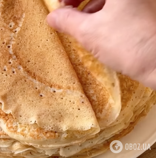 Тонкие и вкусные блины на кефире: рецепт блюда на Масленицу 2026