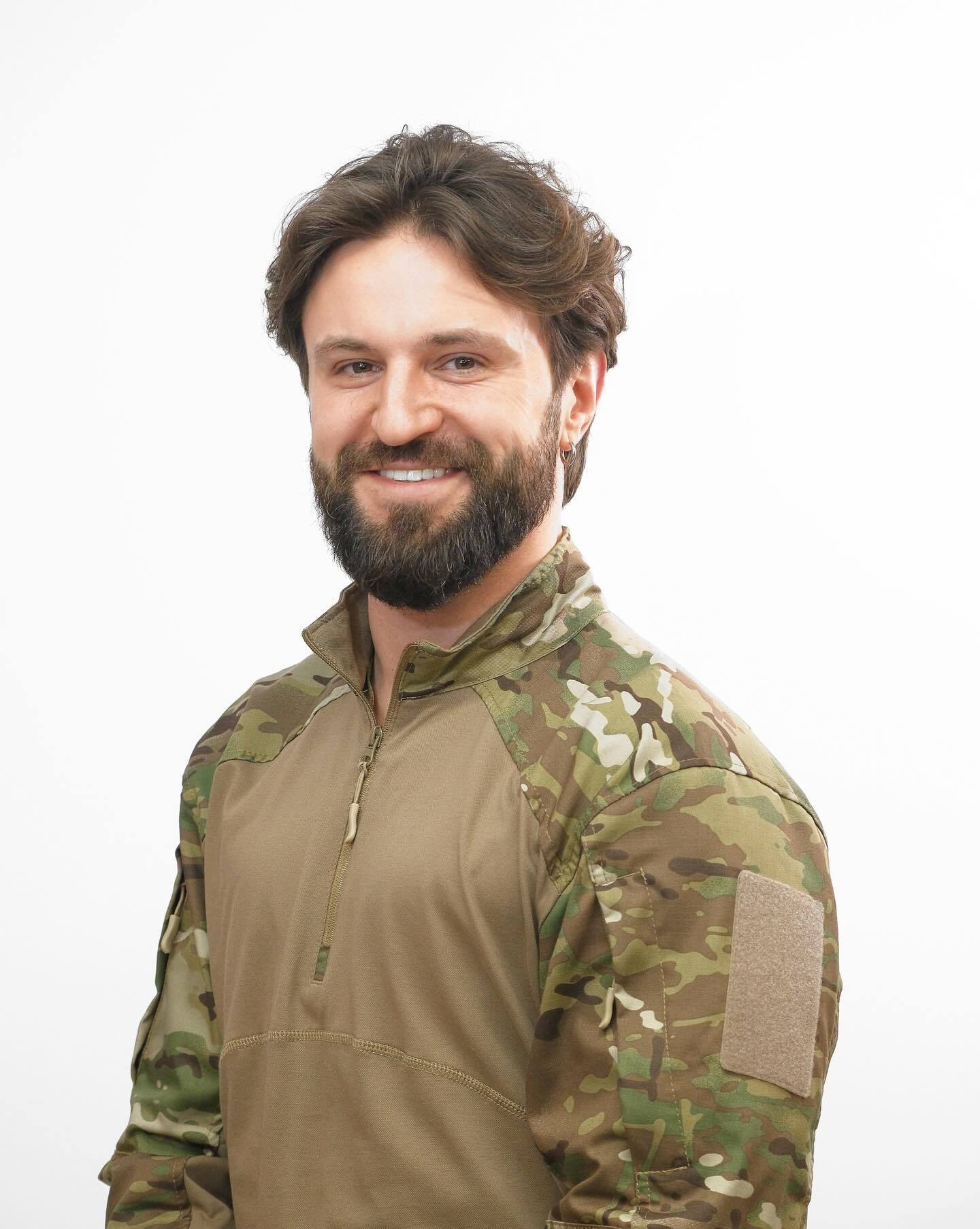 "Мобілізувався у легендарний підрозділ". Переможець "Холостячки" зі Златою Огнєвіч пішов на війну