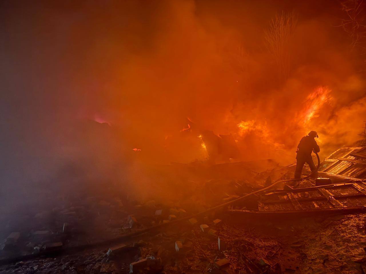 Россия ударила по критической инфраструктуре в Лозовой: возобновить подачу воды пока не удается. Фото