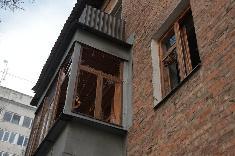 Атака РФ по центру Сум: патрульні показали кадри перших хвилин після удару. Відео