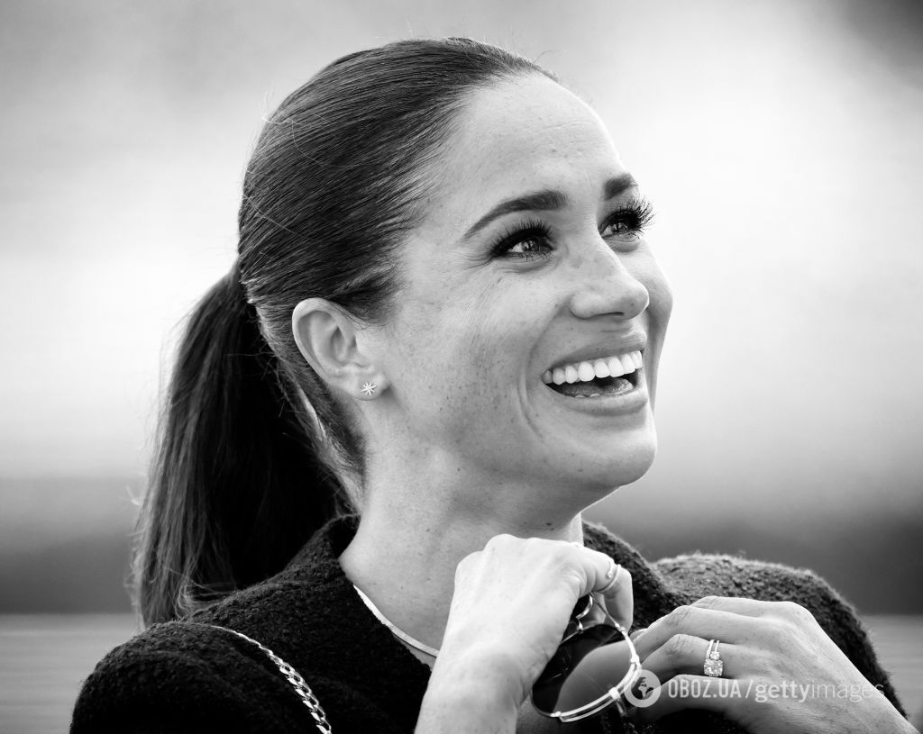 "Робить усе тихо". Подруга Меган Маркл розкрила справжню поведінку герцогині, яку звинувачують у "промиванні мізків" принцу Гаррі