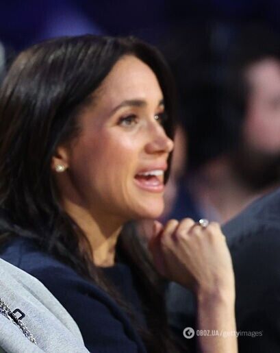 Меган Маркл змінила свою легендарну обручку на нову таємничу прикрасу. Фото