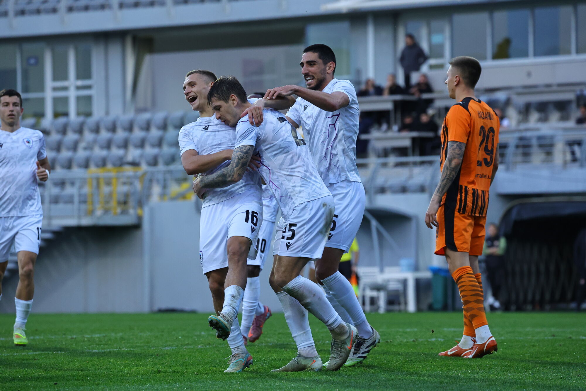 УПЛ уже завтра, но готовы ли лидеры? Как к возобновлению украинского чемпионата подходят ЛНЗ, "Динамо" и "Шахтёр"