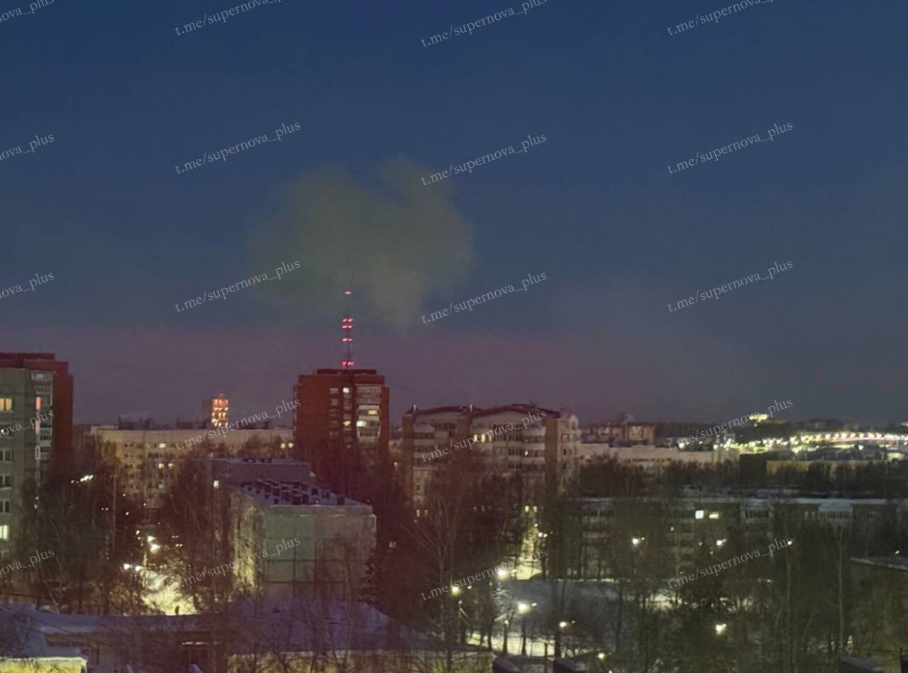 У російських Чебоксарах прогриміли вибухи: під прицілом був оборонний завод. Фото і відео