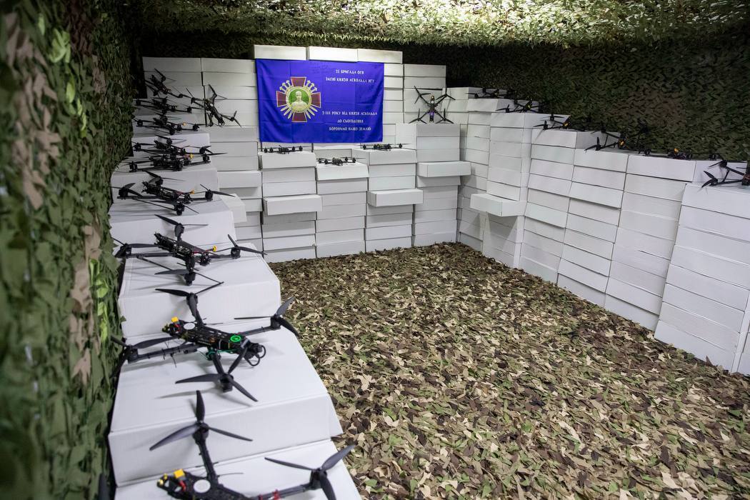 Кличко передав військовим із Києва нову партію допомоги від столиці. Фото