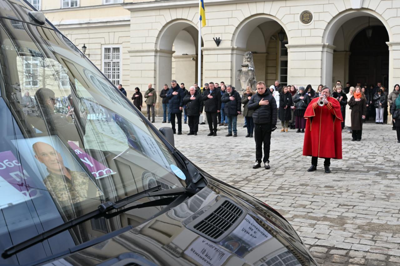 Проривався на "Азовсталь": у Львові попрощались з Героєм України, який захищав небо від дронів. Фото