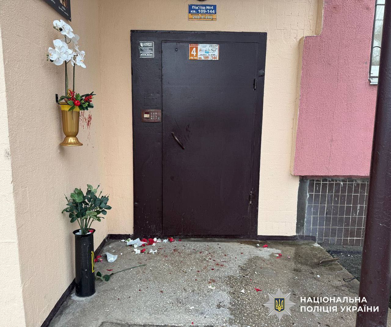 У Києві п’яний підліток вчинив наругу над місцем пам’яті загиблого воїна. Подробиці та фото