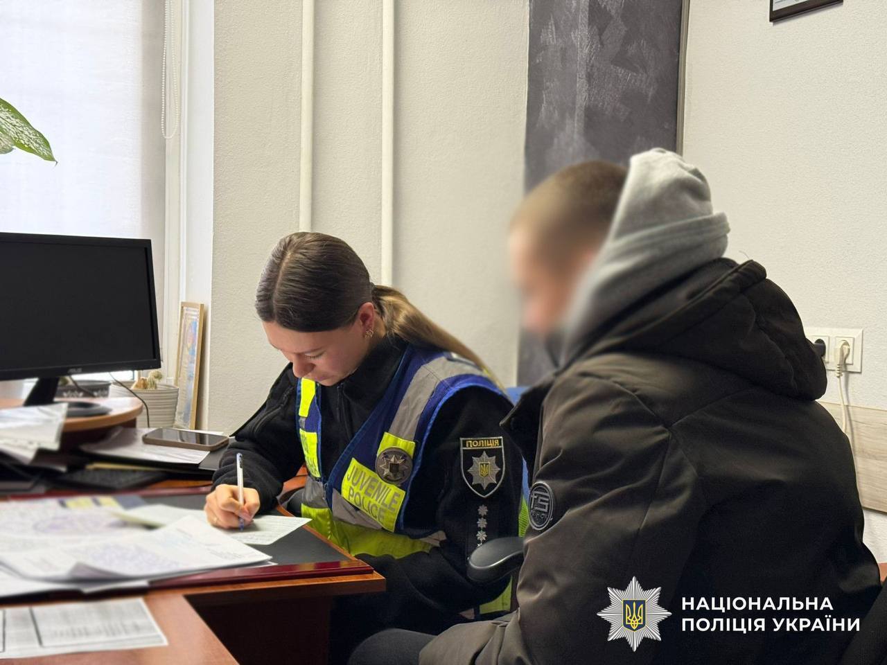 У Києві п’яний підліток вчинив наругу над місцем пам’яті загиблого воїна. Подробиці та фото