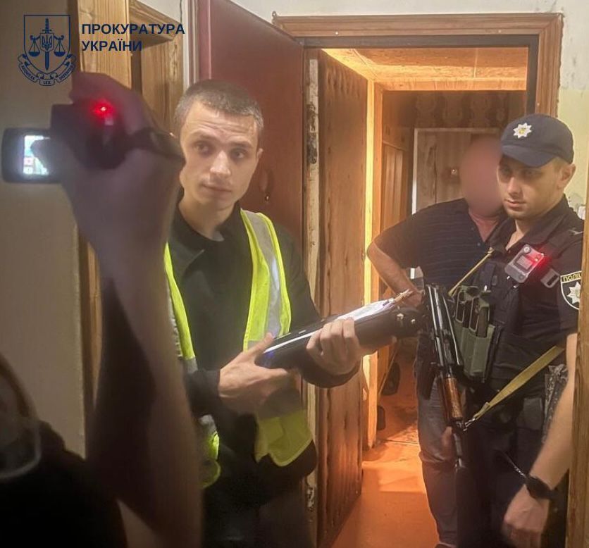 Совершал сексуальное насилие в отношении трех девочек и снимал детскую порнографию: в Киеве будут судить злоумышленника