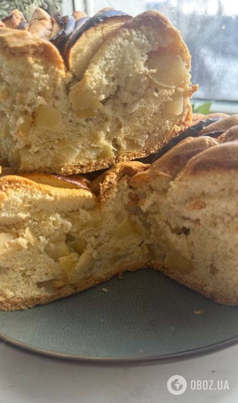 Шарлотка, як пух: приготуйте смачну випічку з тіста на кефірі