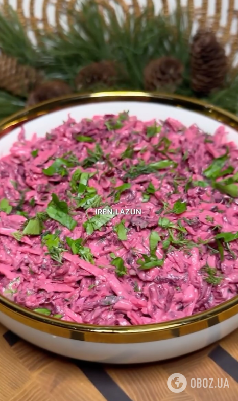 Смачний буряковий салат із часником та сиром: чим заправити