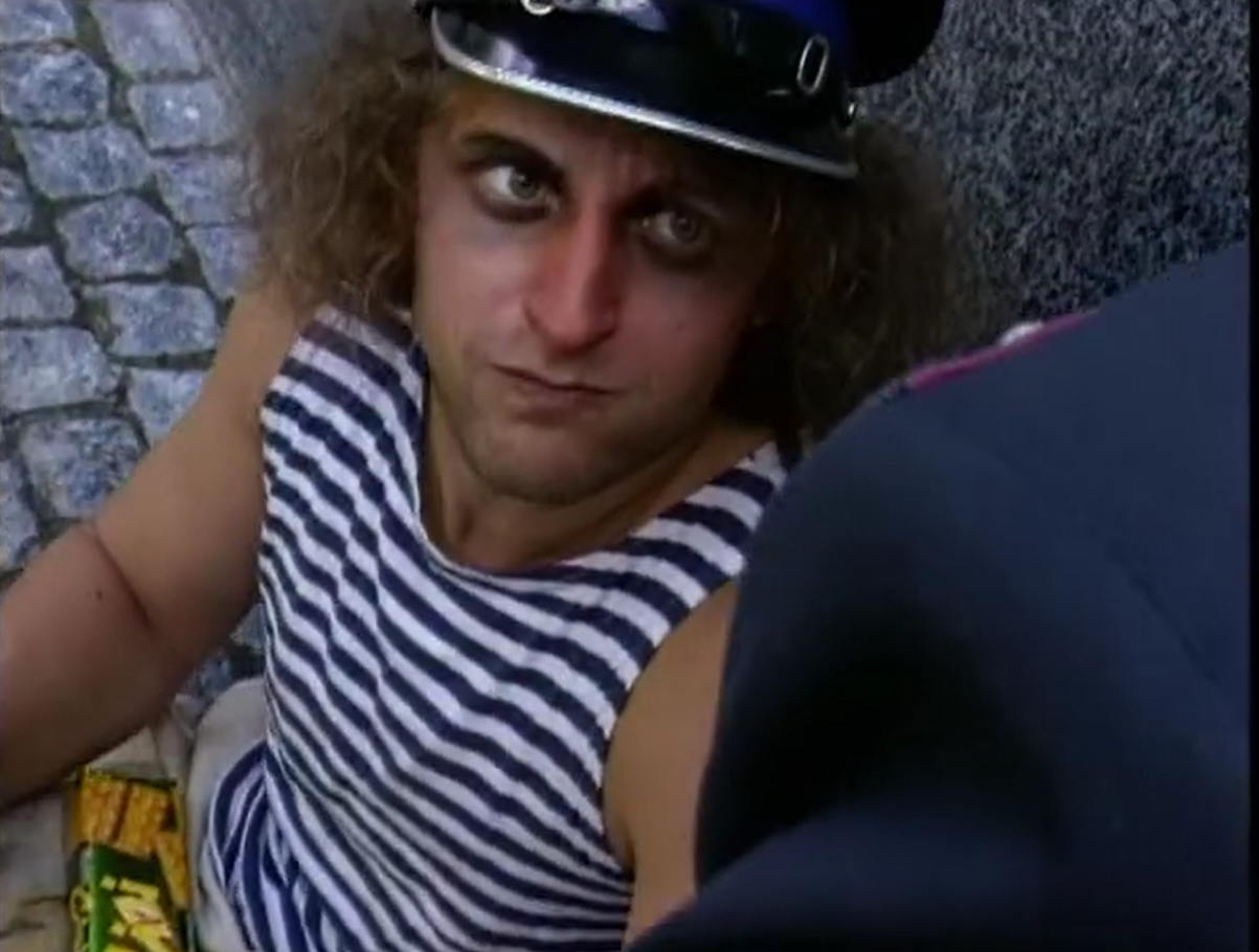 "Помер на кухні винайманої квартири". Не стало учасника культового "ART-обстрілу" Євгена Аляб’єва