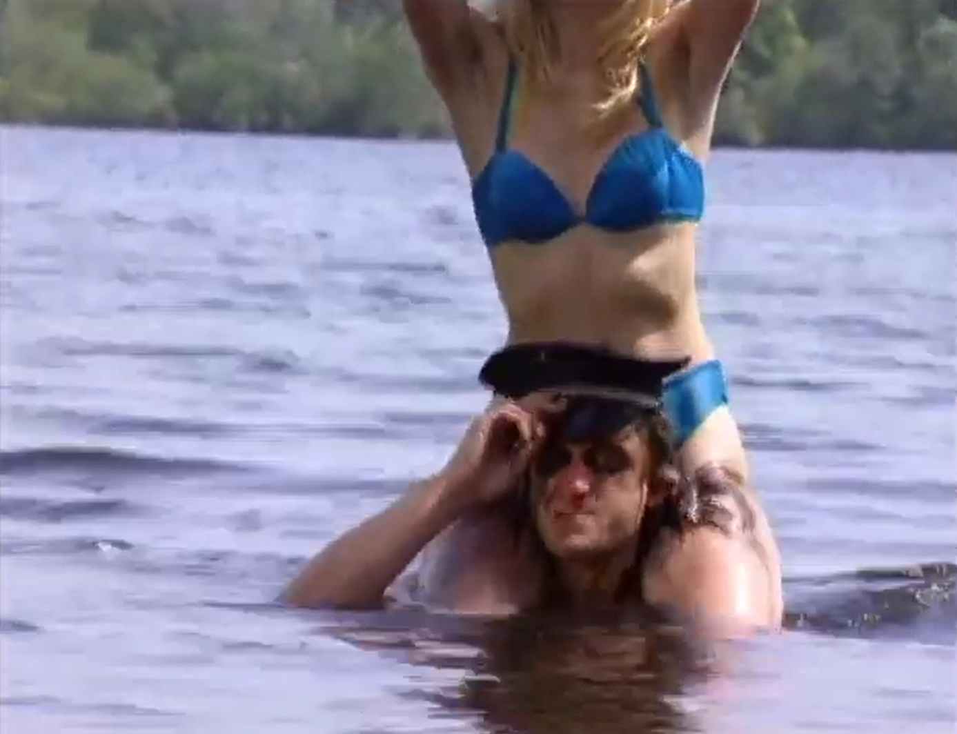 "Помер на кухні винайманої квартири". Не стало учасника культового "ART-обстрілу" Євгена Аляб’єва