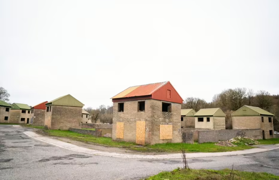Село у Британії можна відвідувати лише кілька днів на рік: чому така секретність