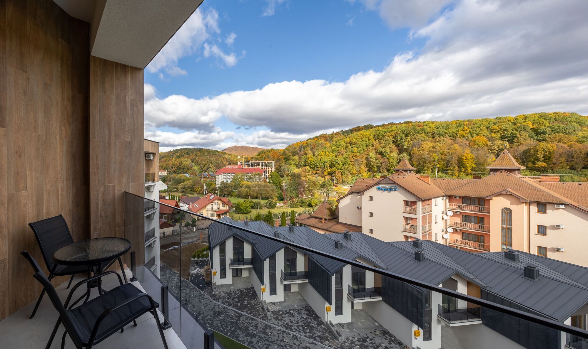 Выдыхай, ты дома. WOL.Green Polyana by Ribas меняет представление об обычном отдыхе