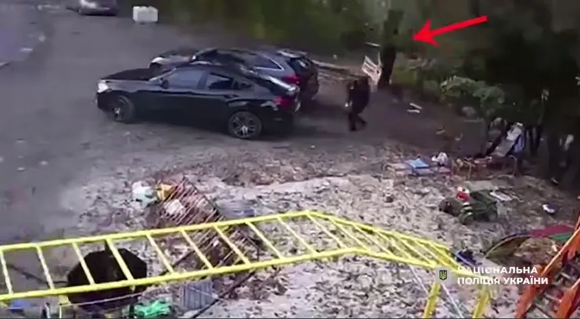 Поліцейські Києва повернули матері трирічну доньку, яку батько викрав і вивіз за кордон. Подробиці, фото та відео