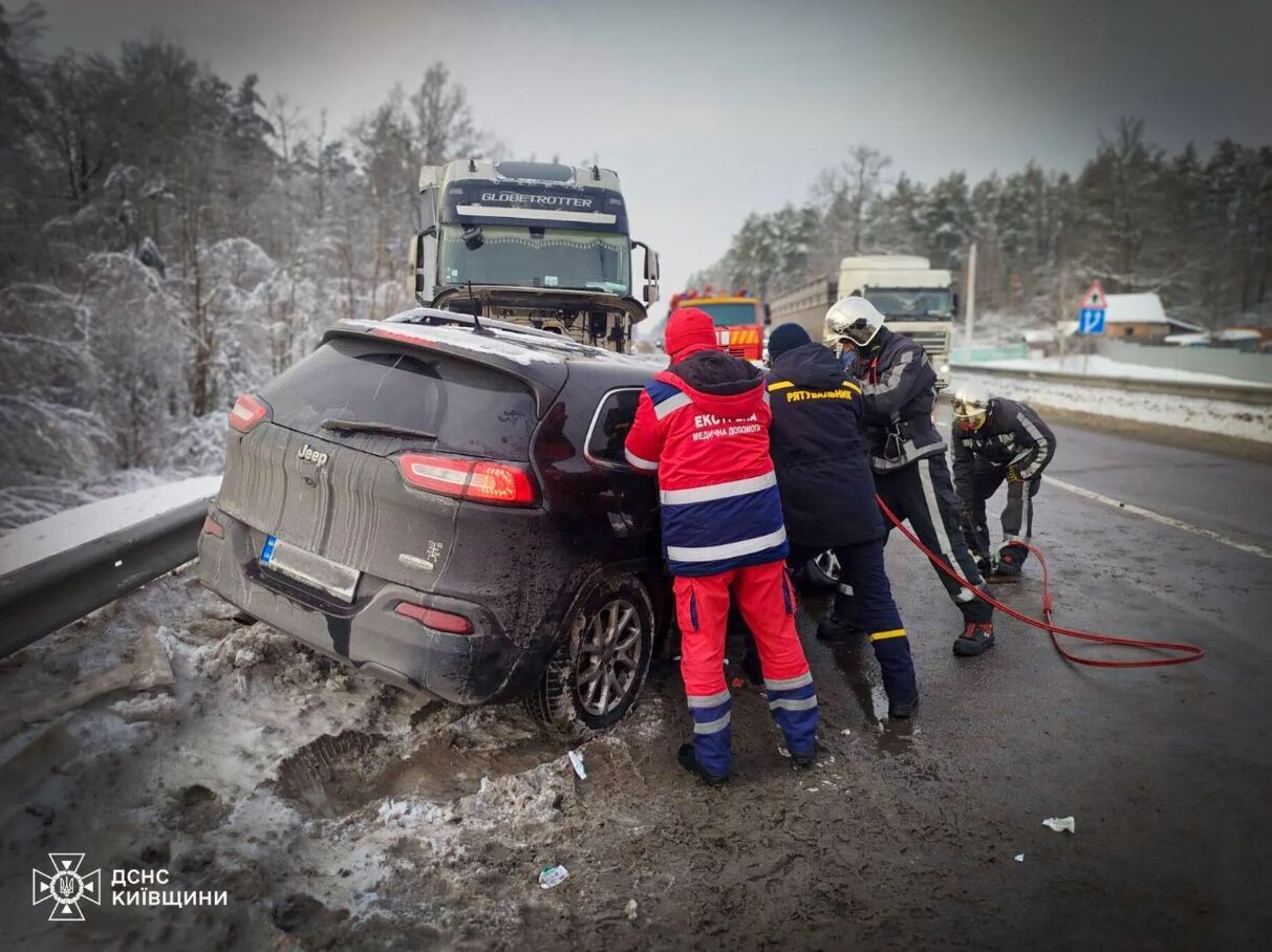 Более 200 ДТП с пострадавшими и погибшими: статистика аварийности в Киеве и области за январь
