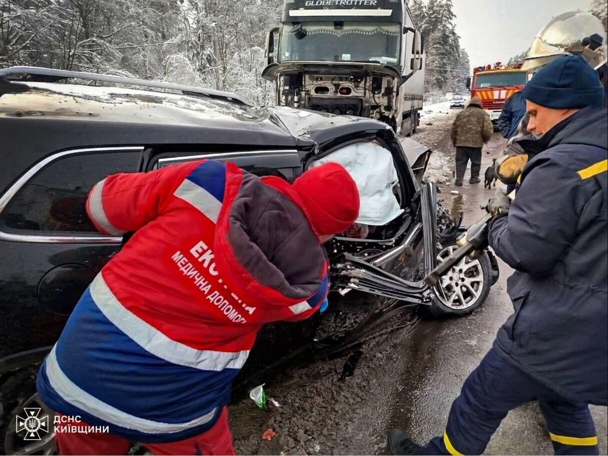 Более 200 ДТП с пострадавшими и погибшими: статистика аварийности в Киеве и области за январь