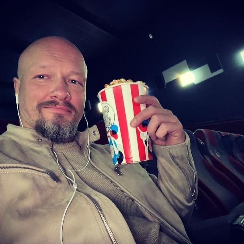 "Он здесь женился и крестил ребенка!" Жонин назвал имя экс-коллеги из РФ, который вонзил ему нож в спину и дал циничный совет в первые дни обстрелов