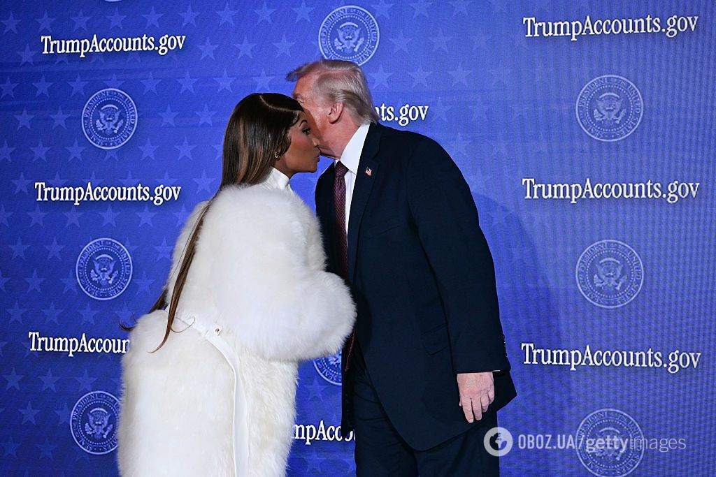 Трамп публічно зізнався в любові співачці, яка називає себе "фанаткою №1"