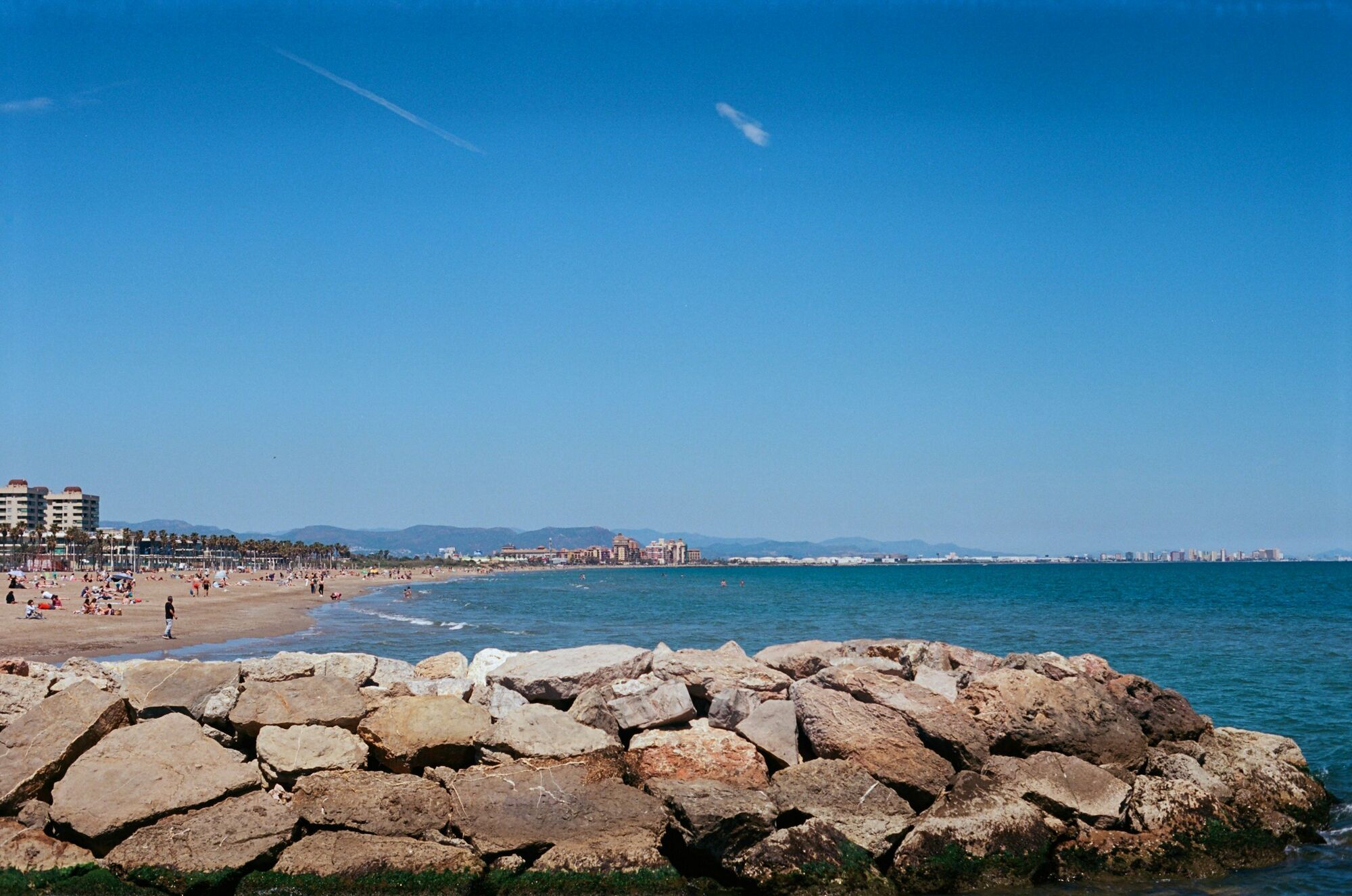 Много солнца и отличная еда: названо лучшее место для летнего отпуска в Европе