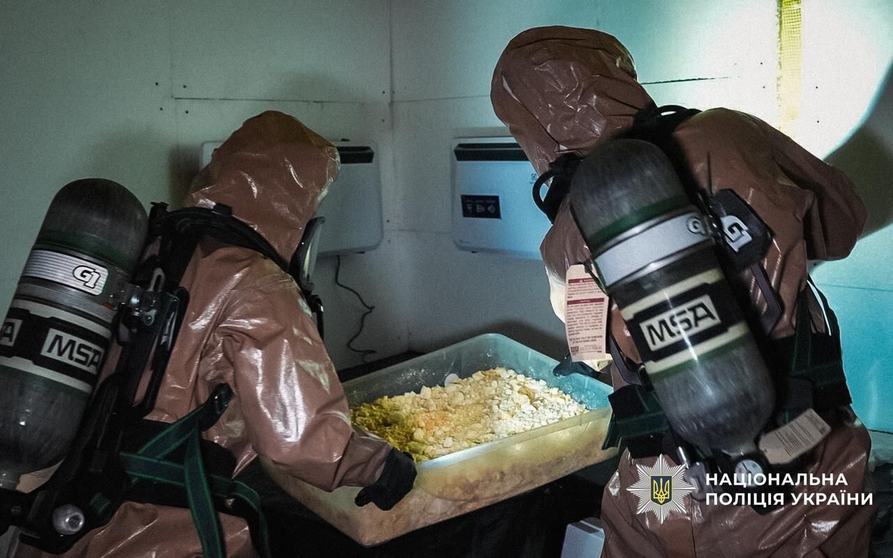 Вилучено "товар" вартістю  400 млн грн: в Україні викрили масштабний наркобізнес, проведено сотні обшуків. Подробиці, фото та відео