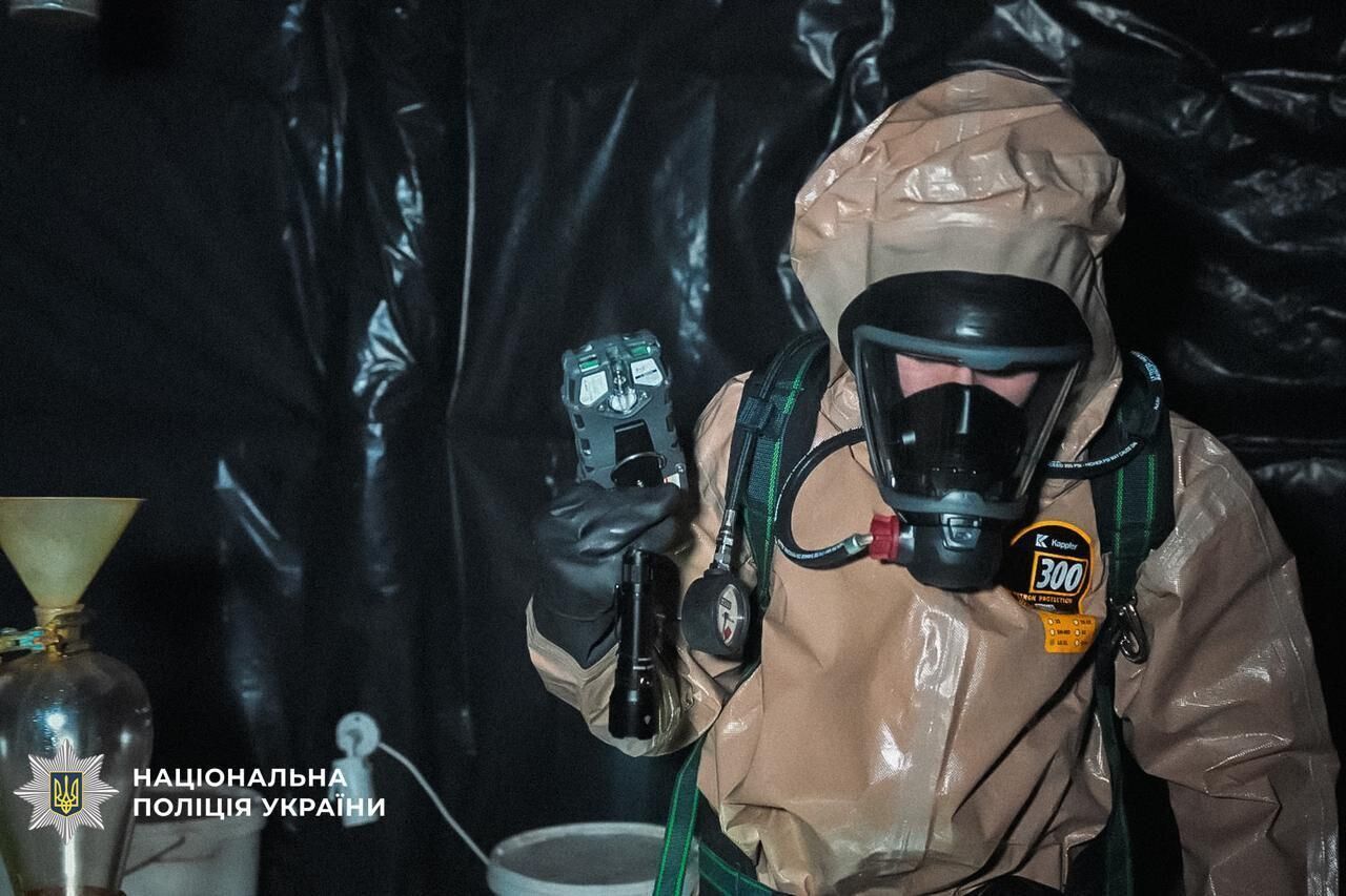 Вилучено "товар" вартістю  400 млн грн: в Україні викрили масштабний наркобізнес, проведено сотні обшуків. Подробиці, фото та відео