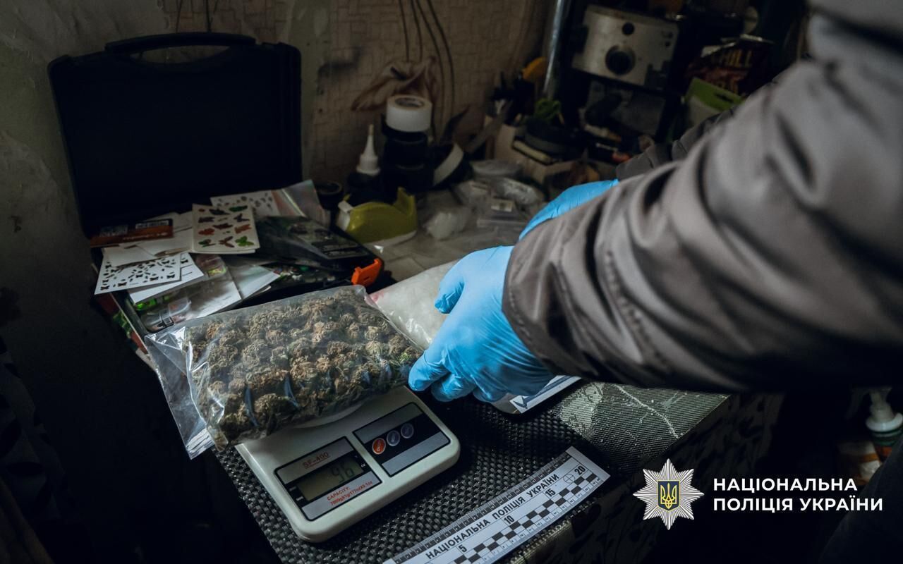 Вилучено "товар" вартістю  400 млн грн: в Україні викрили масштабний наркобізнес, проведено сотні обшуків. Подробиці, фото та відео