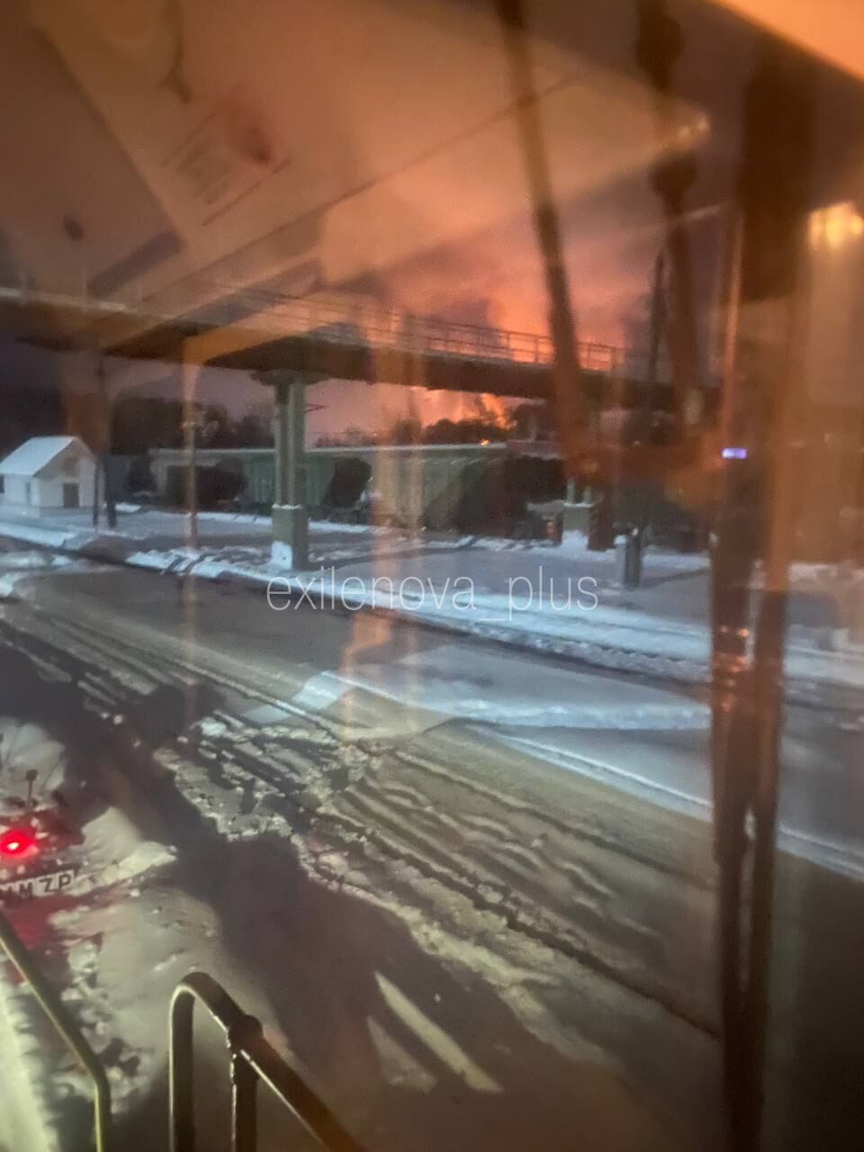 Дроны атаковали российскую нефтебазу в Великих Луках: вспыхнул пожар. Фото, видео