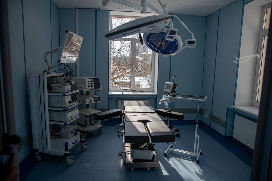 Уже принимают первых пациентов: после реконструкции в киевской больнице открыли два новых отделения