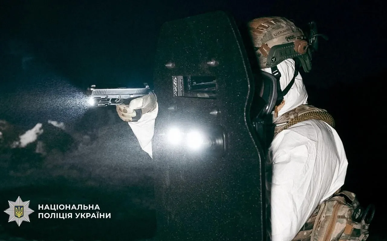 Вилучено "товар" вартістю  400 млн грн: в Україні викрили масштабний наркобізнес, проведено сотні обшуків. Подробиці, фото та відео